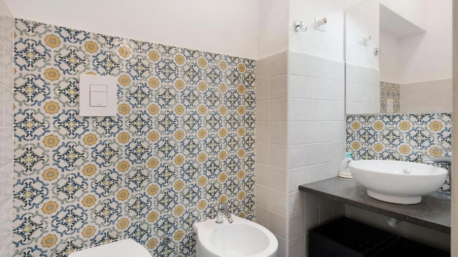 Casa Confortevole In Centro Storico Naples Apartment