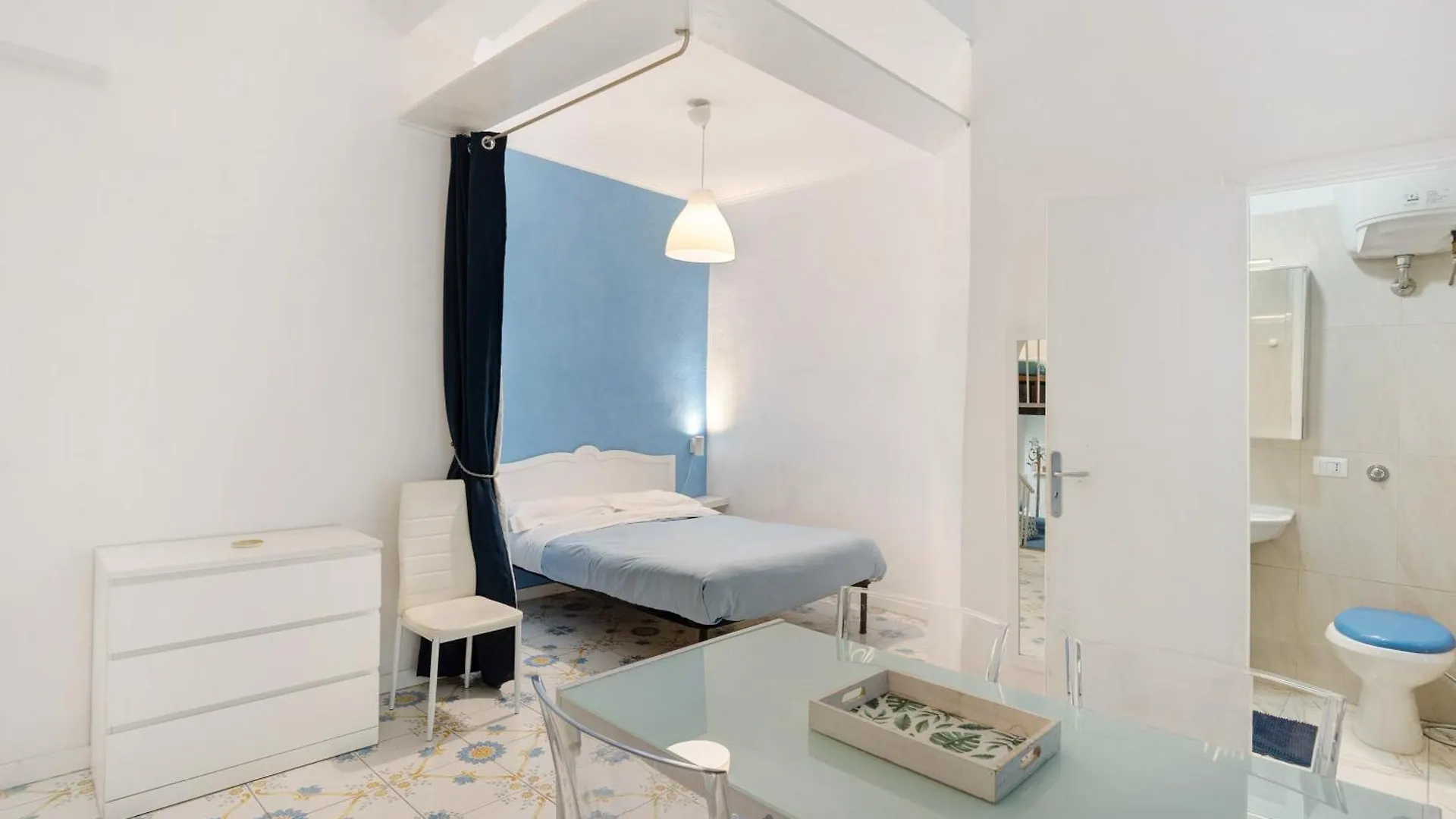 Apartment Casa Confortevole In Centro Storico Naples Italy