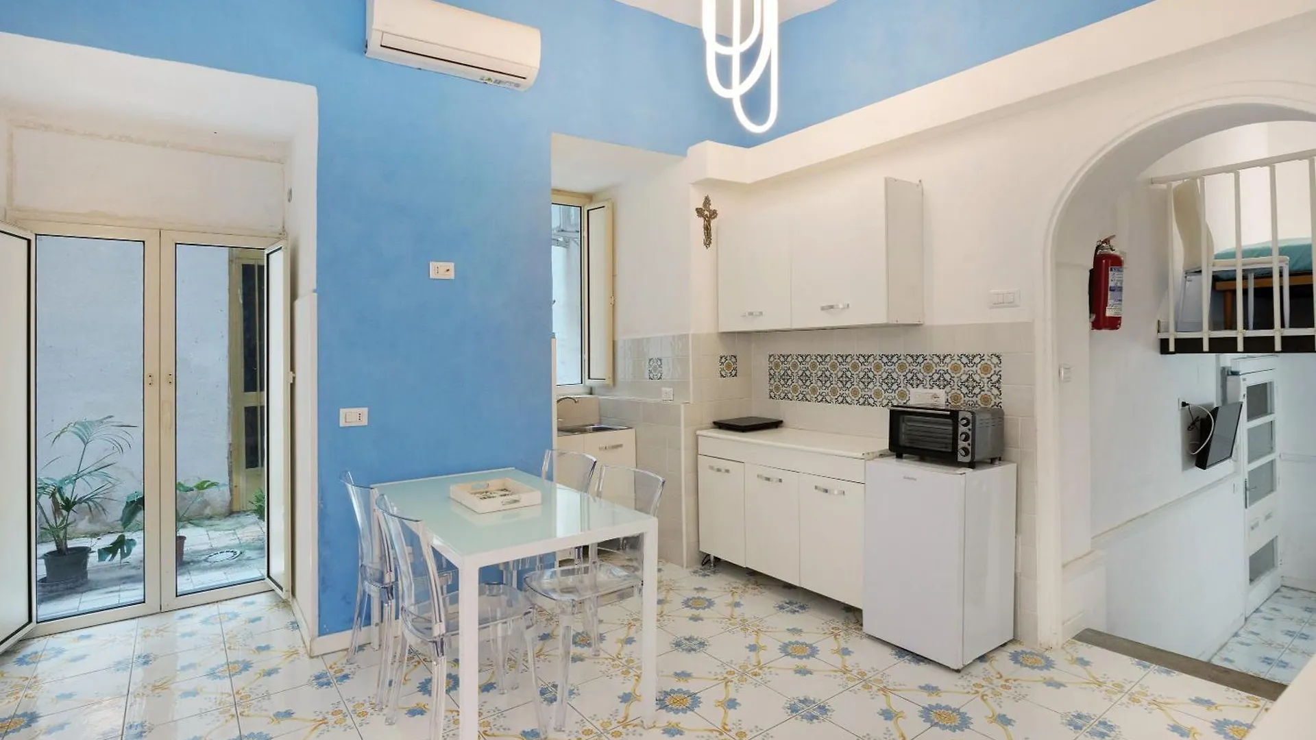Apartment Casa Confortevole In Centro Storico Naples